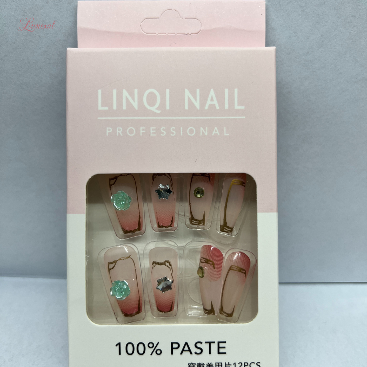 Elegant Nail Art Set – Easy Press-On Style (12 Pcs + Stickers)
