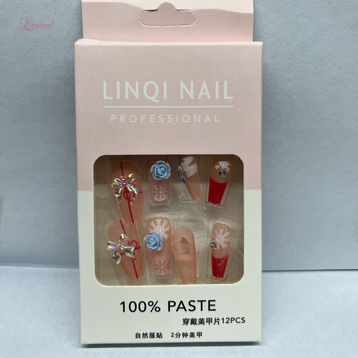 Elegant Nail Art Set – Easy Press-On Style (12 Pcs + Stickers)
