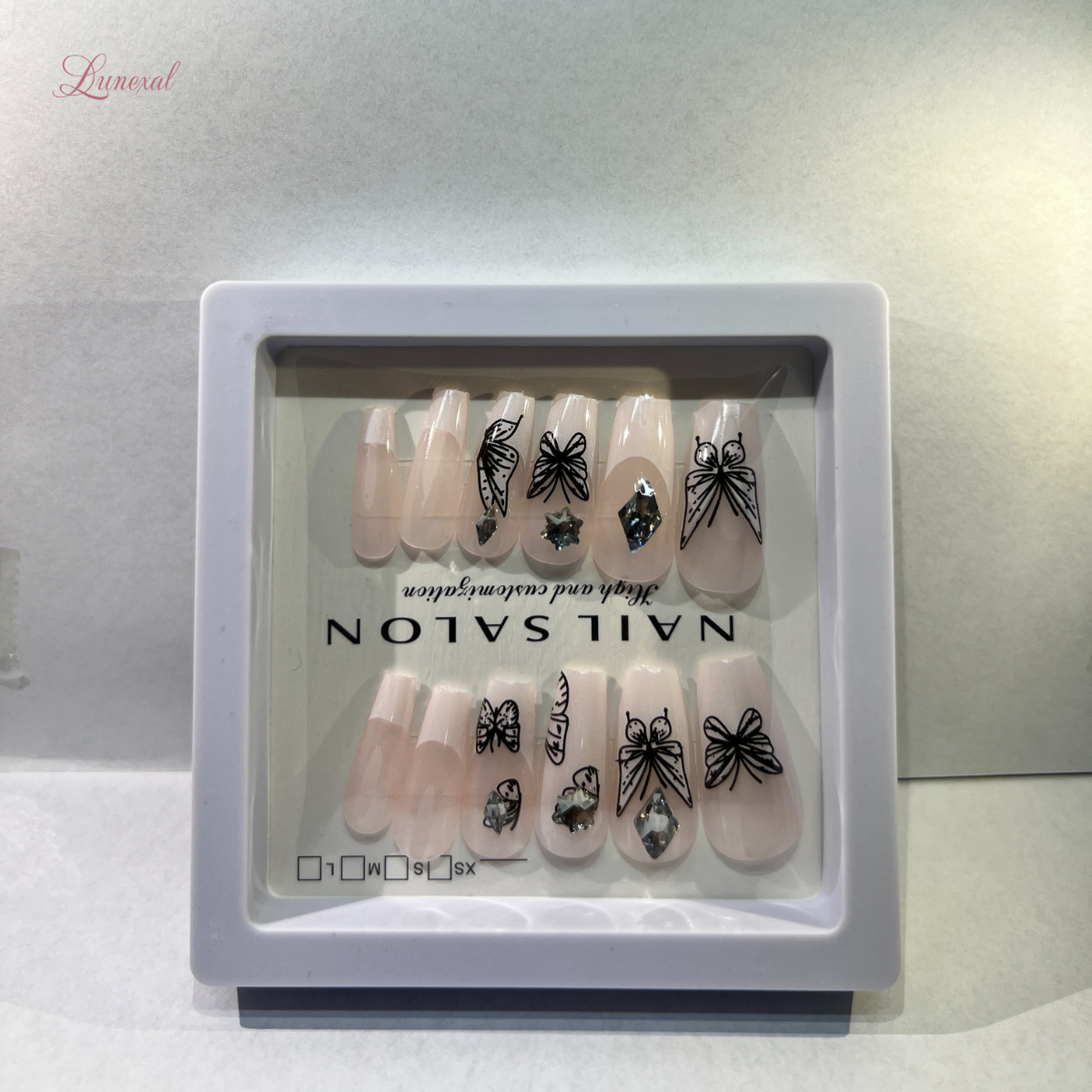 Stylish Press-On Nail Set – Salon Finish at Home (12 Pcs)